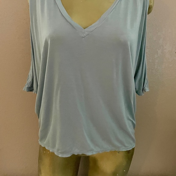 JOYLAB Mint Cutout Shoulders Workout Athleisure Top NWOT Size Large - Picture 8 of 11
